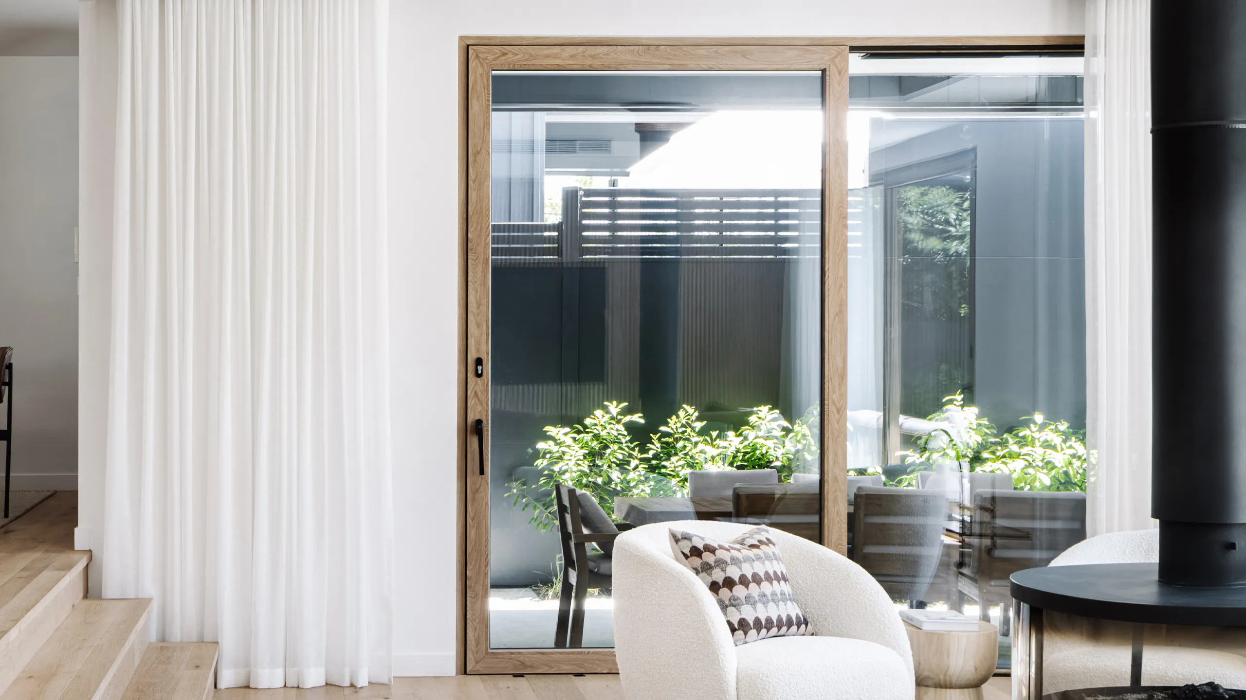 Welcome to Double Glazing Masters – Noise-Reducing Windows & Doors Designed for Australia