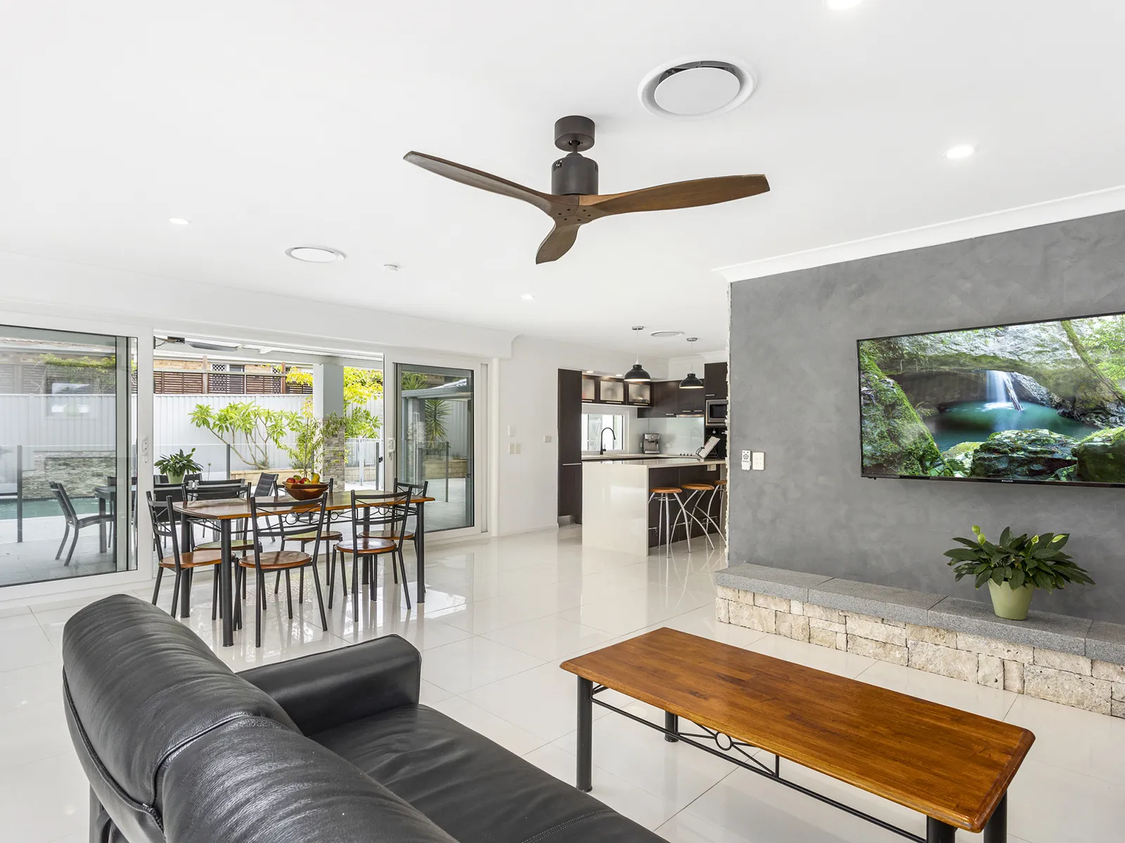 uPVC Double Glazed Smart Slide Doors by Double Glazing Masters 3 uPVC Double Glazed Smart Slide Doors by Double Glazing Masters 3